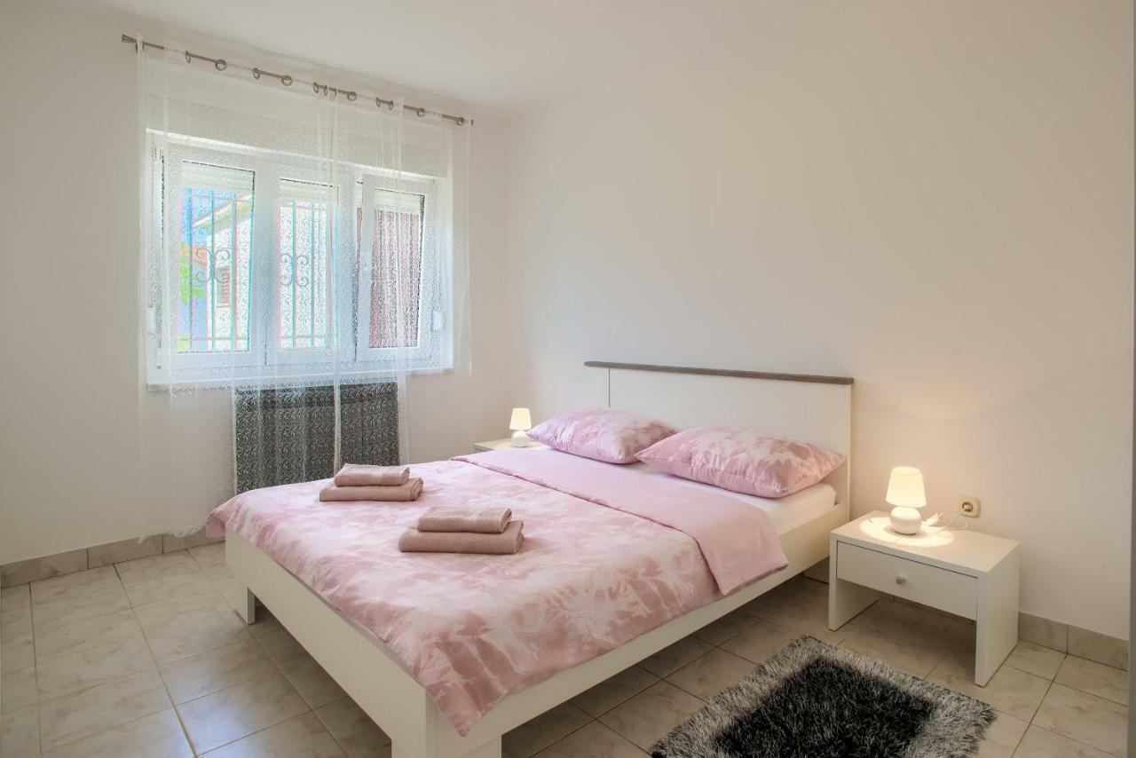 Apartman Paola Pula Extérieur photo