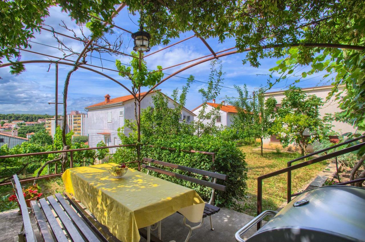 Apartman Paola Pula Extérieur photo