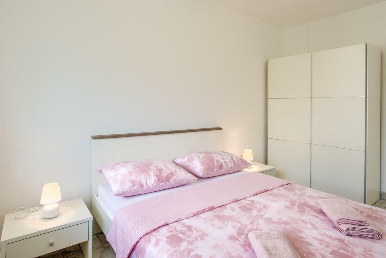 Apartman Paola Pula Extérieur photo
